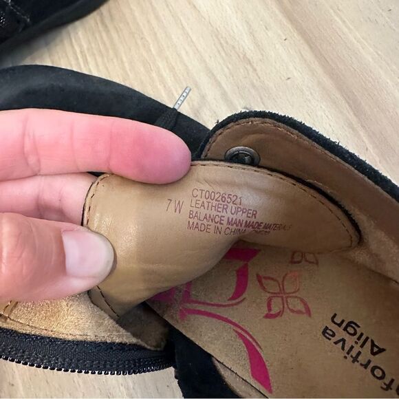 Comforting Align Lace Up Leather Boots with Side zipper - Picture 6 of 8